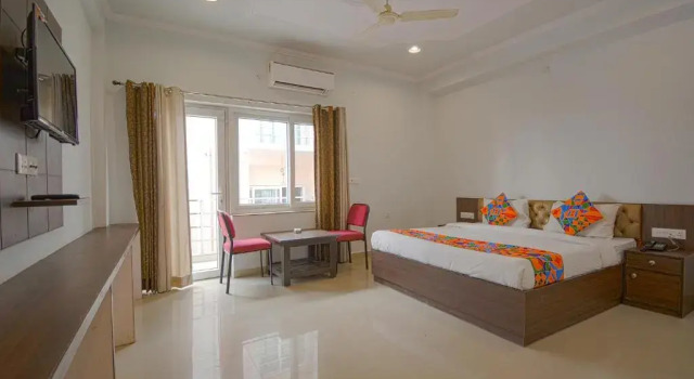 Номер Deluxe FabHotel Yamunotri Retreat, Tapovan
