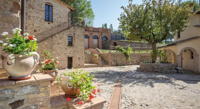 Апартаменты с балконом GH Borgo Pulciano Agriturismo