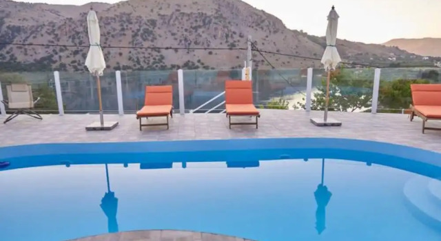 Best Family Friendly Villa Near Lake Kournas