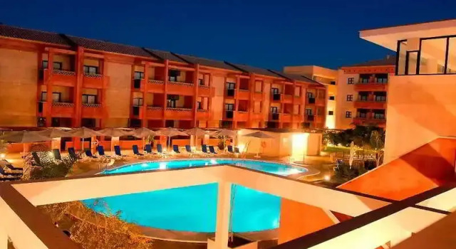 Meridiano 7 Resort, Забронировать Курортный отель Пунта-Умбрия Муниципалитет Уэльва, рядом с Торговый центр Пунта-Альменара