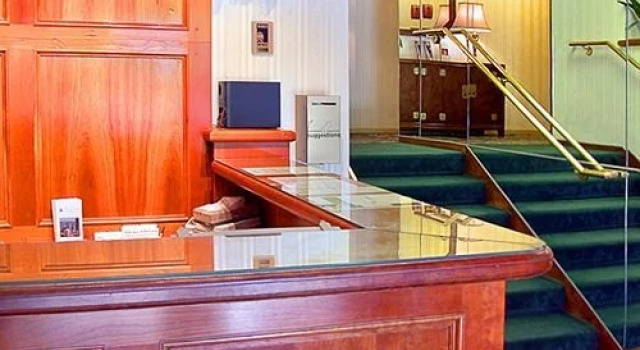 Grosvenor Suites