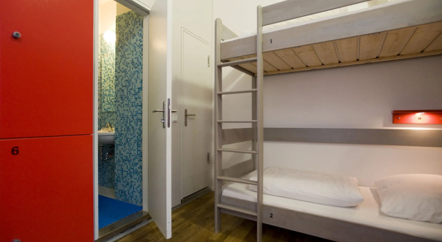 Pfefferbett Hostel, Забронировать Хостел Хостелы Берлина, рядом с Берлинская телебашня, Хостел