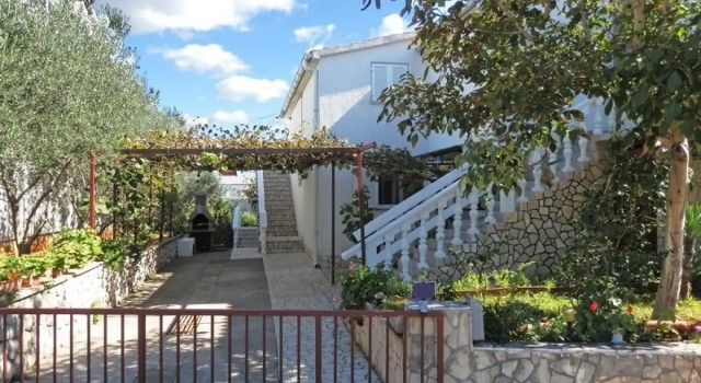Makic - with parking - A4 (4), Rezerwuj Hotel Šilo 