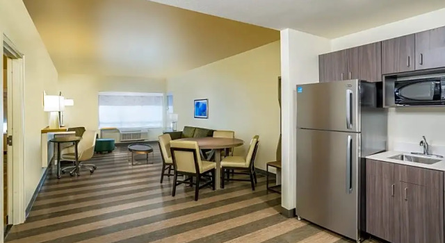 Люкс c 1 комнатой Holiday Inn & Suites Memphis Southeast-Germantown by IHG
