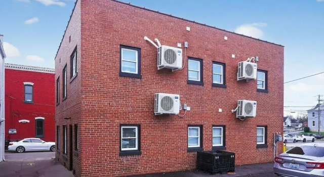 Апартаменты Historic 1920s Stay, Columbia House Unit A 1 Bedroom Apts