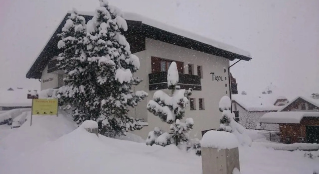 Pension Tirol, Забронировать Отель Отели и гостиницы Курон-Веноста, Отель
