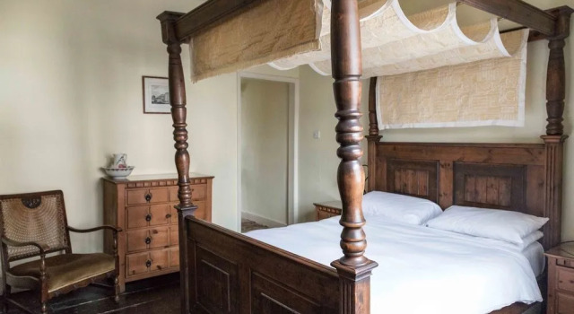 Golden Fleece York, Забронировать Отель Йорк Северный Йоркшир, рядом с Церковь Св. Дионисия