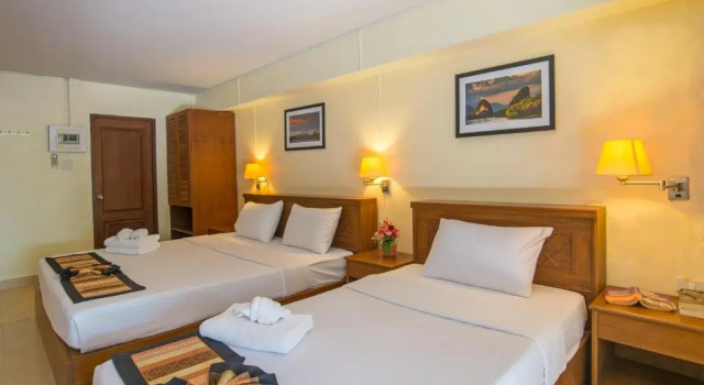 Трёхместный номер Standard с видом на сад Krabi City Seaview Hotel