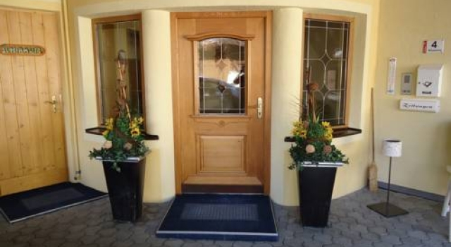 Appartement Madeleine, Rezerwuj Hotel Hotele w Tyrol z parkingiem, Parking
