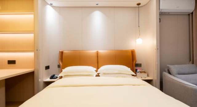 Люкс Superior Haining Holiday International Hotel