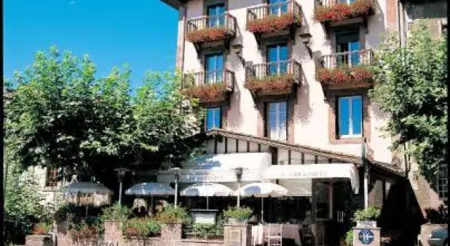 Hôtel des Pyrénées, Varaa Hotelli Saint-Jean-Pied-de-Port 