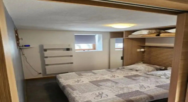 Alpine Retreat With Balcony and Parking