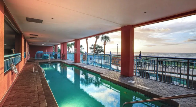 Апартаменты c 1 комнатой с балконом Steps to Boardwalk: Condo w/ Pool in Myrtle Beach