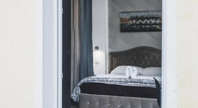 Bulldog Station Apartments with private WC, AC, TV, Забронировать Апартаменты/квартира Отели Местре с парковкой, Парковка