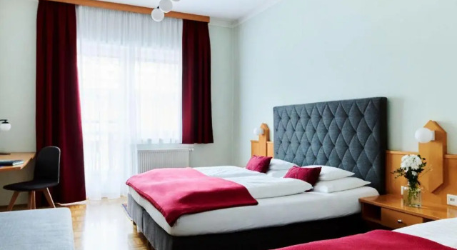 Трёхместный номер Standard с балконом Hotel Garni Thermenoase