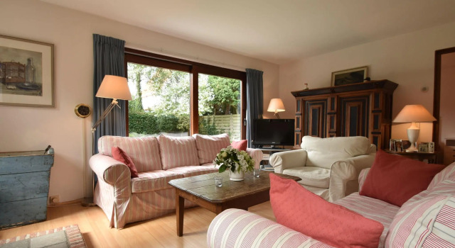 Holiday Home in Bergen aan Zee with Terrace, Забронировать Отель Берген Noord-Kennemerland, рядом с Zee-aquarium Bergen aan Zee