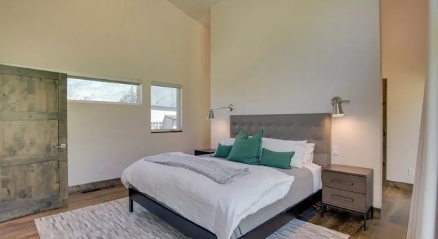 Коттедж Avon Vacation Rental w/ Hot Tub & Mountain Views!