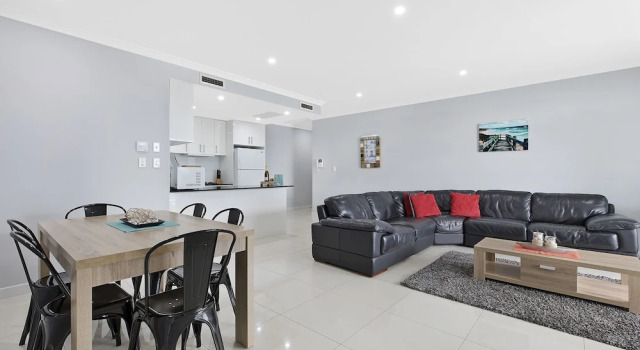 Lakeside Waterfront Apartment 18, Забронировать Апартаменты/квартира Отели Зе-Энтранса с бассейном, рядом с Площадка для кормления пеликанов, Бассейн