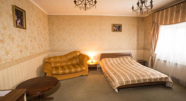 Magnat Lux, Book Hotel Hotels in Chernivtsi with Breakfast, Breakfasts
