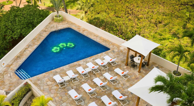 Четырёхместный номер Standard Luana Waikiki Hotel & Suites