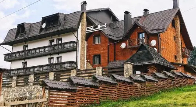 Hotel-restaurant complex Guk