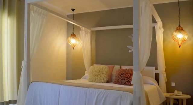 Полулюкс Hotel Tarongeta
