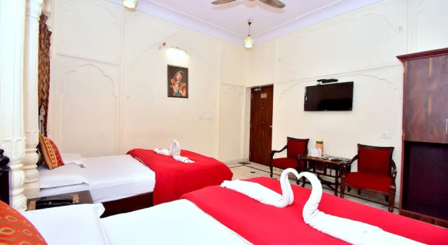 Четырёхместный номер Standard Hotel Kalyan