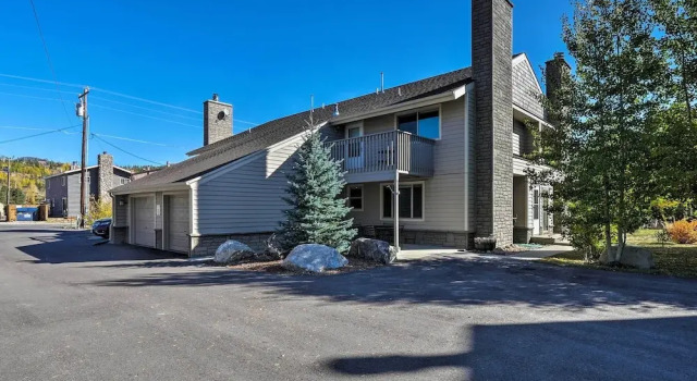1 Block to Waterfront: Grand Lake Condo w/ Balcony