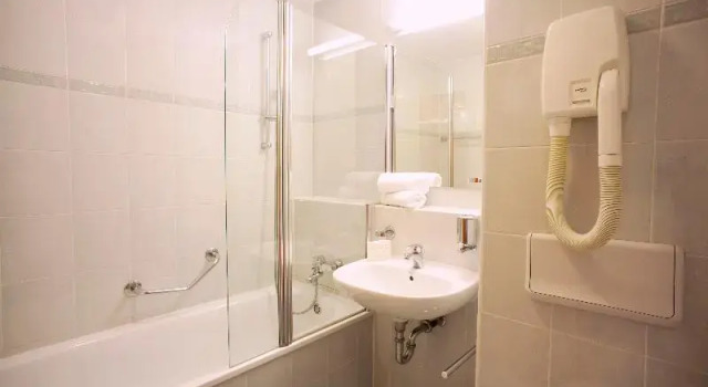 Четырёхместный семейный номер Standard с балконом Family Hotel Pagus - All Inclusive