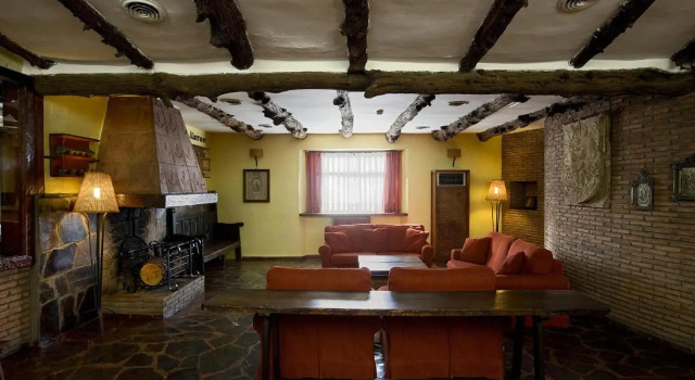 NH La Perdiz, Book Hotel Hoteller i Jaen med parkering, Parkering