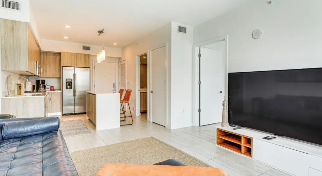 Chic Miami Condo w/ Pool, 6 Mi to South Beach