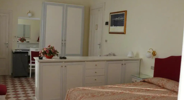 Трёхместный номер Standard Hotel Britannia