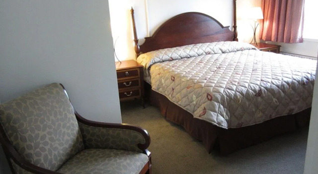 Snow Lake Lodge
