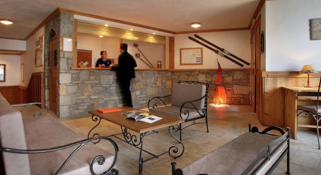 Luxury Comfortable Apartment on the Slopes in Val Thorens, Prenota Appartamento Hotel a Alvernia con parcheggio, Parcheggio
