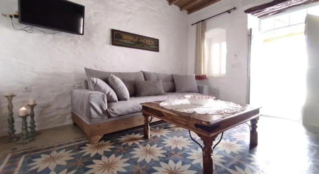 Traditional Suites in Chora Kythnos #1, Rezervați Hotel Kithnos Kythnos