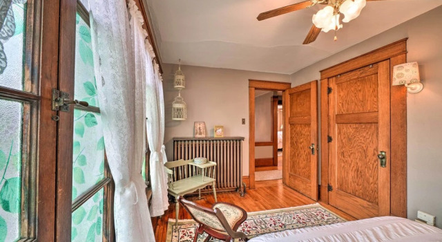 Classy Colonial House w/ Furnished Sunroom!, Rezerwuj Dom wakacyjny North Lima 