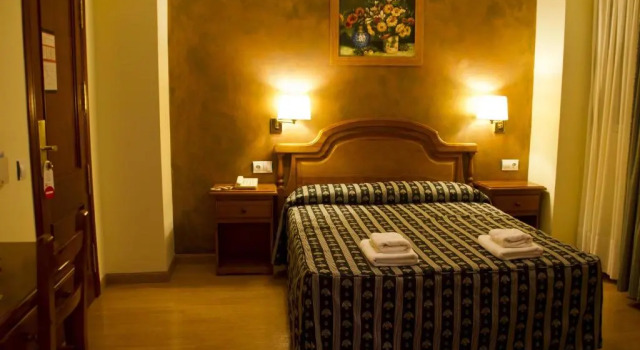 Hotel Clemente, Забронировать Отель Барбастро Somontano