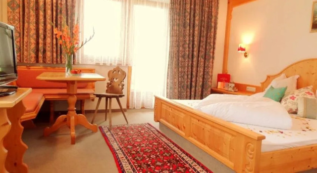 Lech Valley Lodge, Book Hotel Warth 