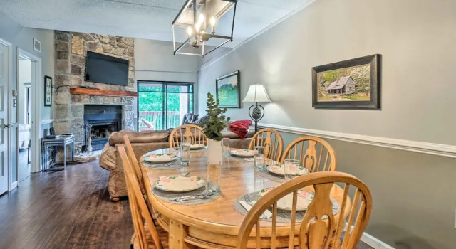 Апартаменты с 3 комнатами с балконом Cozy Gatlinburg Condo ~ 2 Mi to National Park!