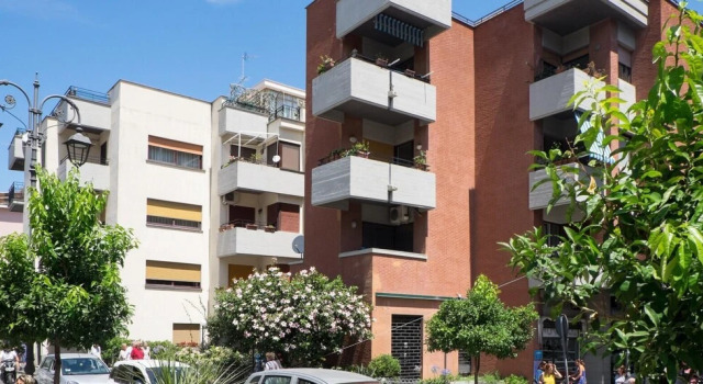 Smiling Apartments Vico Equense, Забронировать Апартаменты/квартира Отели Вико-Экуенсе с парковкой, рядом с Железнодорожный вокзал Сеяно компании Circumvesuviana, Парковка