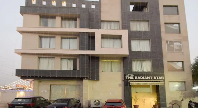 Capital O 23134 Hotel Radiant Star, Забронировать Отель Отели штата Раджастхана 3 звезды, 3*