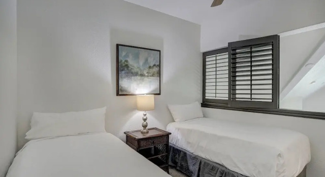 Newly Remodeled 2 Bedroom + Loft on the River 2 Condo by Redawning