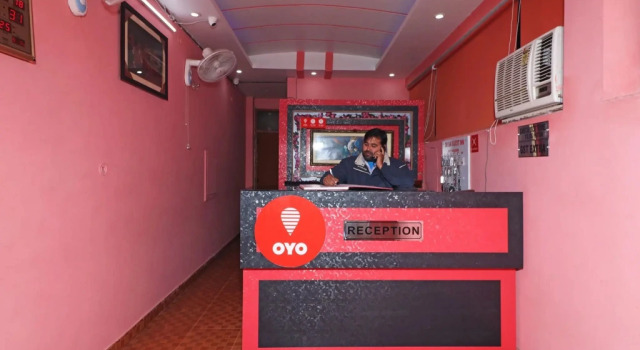 Hotel Om Sai Guest In By OYO Rooms, Забронировать Гостевой дом Отели Гомти Нагара с парковкой, Парковка