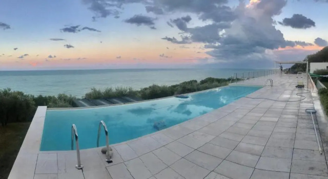 Stunning Design Villa with unique 180º sea views, Забронировать Бутик-отель Отели Побережья Абруццо с бассейном, Бассейн