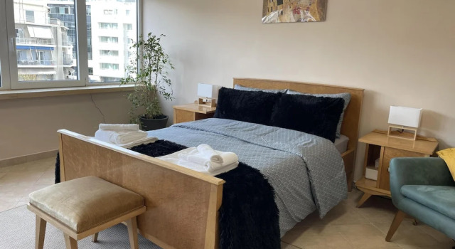 Cozy Apartment in Heart Athens Near Metro Fix 100m, Забронировать Апартаменты/квартира Неос-Космос Афины, рядом с Холм Филопаппос