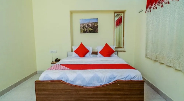 OYO 18825 Hotel Akshey