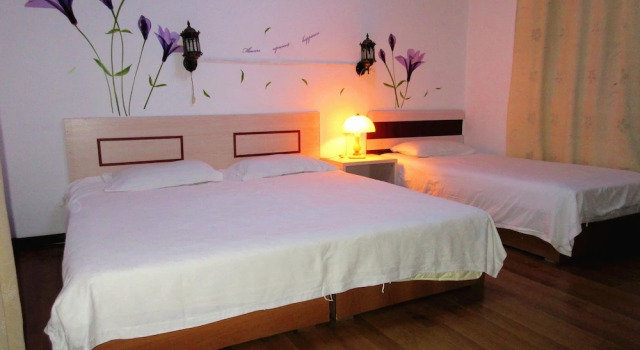 Семейный номер Standard 25 Four Seasons Youth Hostel