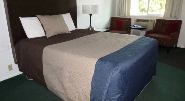 Cougar Land Motel