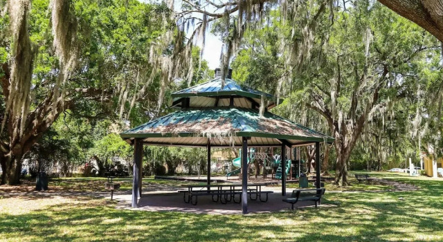 Коттедж Amazing 4 Bedroom House Near Disney