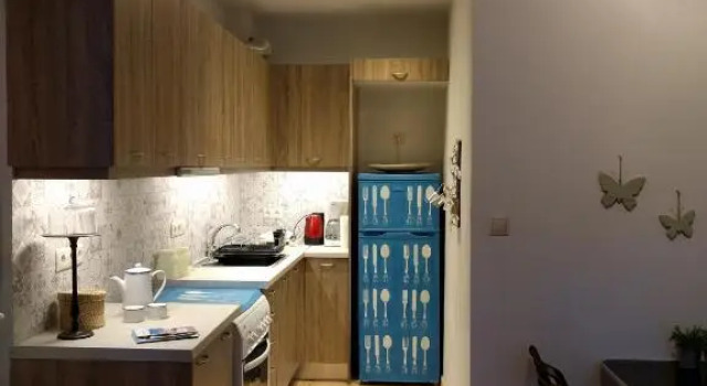 Cozy apartment ideally located city center and Megaron Moussikis metro station, Забронировать Апартаменты/квартира Афины Острова Саронического залива - Аттика, рядом с British Embassy Athens
